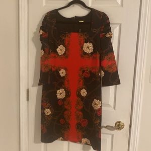 Alexia admor Black multi color dress size 8. Low neck .  Dress is short.